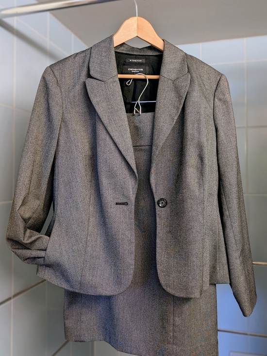 Jones New York Dresses & Skirts - Jones New York Gray Two-Piece Skirt Suit